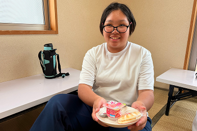 15時〜：おやつ・自由遊び・おかたづけ・ダンスタイム